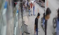 Malatya'da iş makinesi yüklü TIR'ın lastiğinin patlaması kamerada
