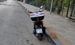 Sokak köpeklerinin saldırdığı motosiklet sürücüsü düşerek yaralandı