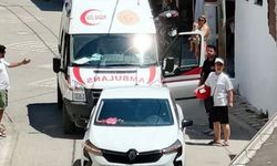 Balıkesir’de ambulansa park halindeki otomobil engeli