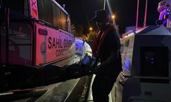 Bozcaada'da trafik kazası geçiren kadın, Sahil Güvenlik botu ile tahliye edildi