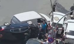İstanbul- Sultangazi'de yasak noktadan 'U' dönüşü yapan hafif ticari araca otomobil çarptı: 2 yaralı