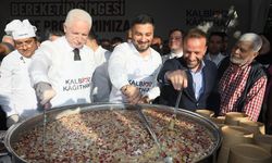 Kağıthane'de 20 binden fazla kişiye aşure ikram edildi