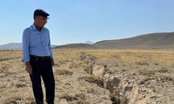 Konya'da yüzey yarıkları, mahalleliyi tedirgin ediyor