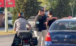 Motosiklet sürücüsüne darp kamerada; 2 gözaltı
