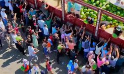 Şanlıurfa'da 27 ton karpuz ücretsiz dağıtıldı