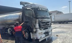 Şırnak’ta akaryakıt yüklü tanker, alev alev yandı