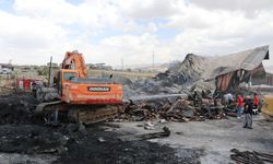 Van'da Hurdacılar Sitesi'nde yangın kontrol altına alındı (2)