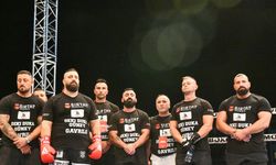 WBC Asya Şampiyonu Tuncelili Umut Çamkıran, memleketinde Cvetkov’u 3'üncü rauntta devirdi