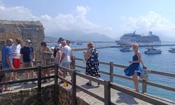 ABD'li turistler, kruvaziyerle Alanya'ya geldi