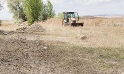 Çorum'da kanal çalışması sırasında tarihi mezar taşı bulundu