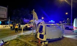 Hafif ticari araç ile ambulans çarpıştı; 5 yaralı