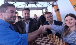 Kapadokya'da gökyüzünde satranç maçı yaptılar
