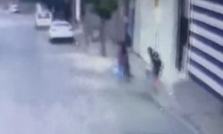 Otobüsün çarptığı Muhammed öldü; kaza kamerada