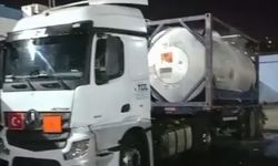 Boya fabrikasında kimyasal yüklü tankerdeki sızıntı ekipleri harekete geçirdi