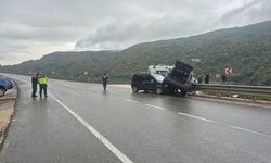 Düzce'de cip ile hafif ticari araç çarpıştı: 3 yaralı