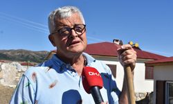 Eski manken Engin Koç, Sivas'taki köy evinde