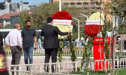 İstanbu - Taksim'de CHP'nin 102'nci kuruluş yıl dönümü töreni için hazırlıklar sürüyor - 3 / Ek fotoğrafla