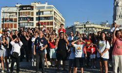 İzmir'de 350 metrelik Türk bayrağı ile 'Zafer Yürüyüşü'/ Ek fotoğraflar