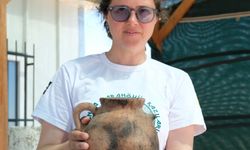 Karahöyük'te kartal başlı, insan figürlü mühür bulundu