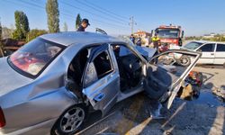 Kırıkkale'de otomobiller çarpıştı: 2 ölü