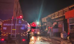 Kırşehir'de hırdavatçı dükkanında yangın: 1 yaralı