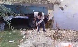 Köylüler, göldeki çöpleri temizledi