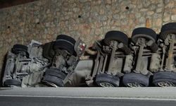 Kütahya'da devrilen asit yüklü tankerinin şoförü yaralandı