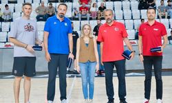 Manisa Basket Ferdi Zeyrek'i unutmadı