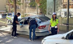 Şanlıurfa'da otomobil durağa daldı: 1 çocuk öldü, 3 yaralı