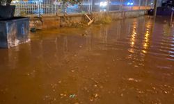 Turgutlu'da sağanak; cadde ve sokaklar suyla doldu