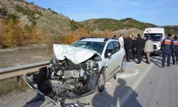 Amasya’da otomobil ile kamyon çarpıştı: 3 yaralı