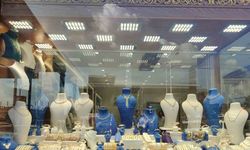 Başakşehir’de kuyumcu soygunu güvenlik personelinin dikkati sayesinde 63 saniyede önlendi