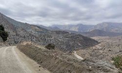 Göçük altında kalan işçiyi kurtarma çalışmaları sürüyor