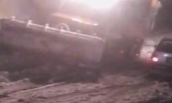 Malatya’da yoğun kar yağışı etkili oldu, çok sayıda araç yolda kaldı