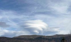 Uludağ semalarında mercek şeklinde bulut oluştu