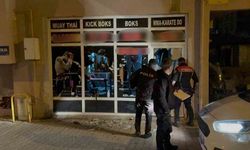 13 yaşındaki kız çocuğuna taciz iddiasıyla spor salonunun camlarını kırdılar