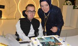 23 yıldır kas hastalığıyla mücadele eden gence düğün gibi doğum günü