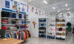 Ada Kıyafet Evi Kuşadası'nda dayanışmanın örneği oluyor