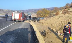 Adıyaman’da otomobil şarampole yuvarlandı