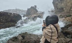 Amasra’da dalga boyu 3 metreye ulaştı