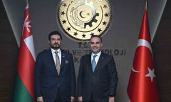 Bakan Kacır, Umman Ticaret, Sanayi ve Yatırım Teşvik Bakanı Yousef ile bir araya geldi