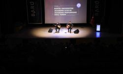 BARÜ'de 'Akademik Giysi ve Akademik Performans Ödül Töreni' gerçekleştirildi