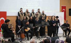 Bayburt’ta öğretmenlerden türkü ziyafeti