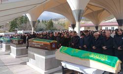 Beypazarı'nda trafik kazasında vefat eden çift ve bebekleri son yolculuğuna uğurlandı