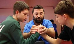 Bilecik’te Bilek Güreşi Gençler İl Birinciliği tamamlandı