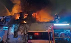 Bursa'da iş yeri yangını: Alevler çevredeki işletmelere sıçradı