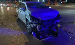 Bursa'da kavşakta feci kaza: 1 ağır yaralı