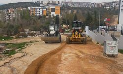 Büyükşehir Belediyesi, Kuşadası’nın yollarını yenilemeyi sürdürüyor
