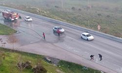 Cam paleti yüklü kamyonetten düşen cam parçaları trafiği durdurdu