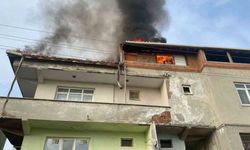 Çatı katı alev topuna döndü
